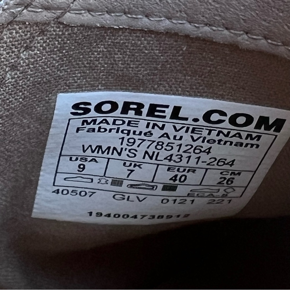 Sorel Women's Cate Water Resistant Lug Sole Chelsea Booties Size 9 Taupe - Picture 13 of 13